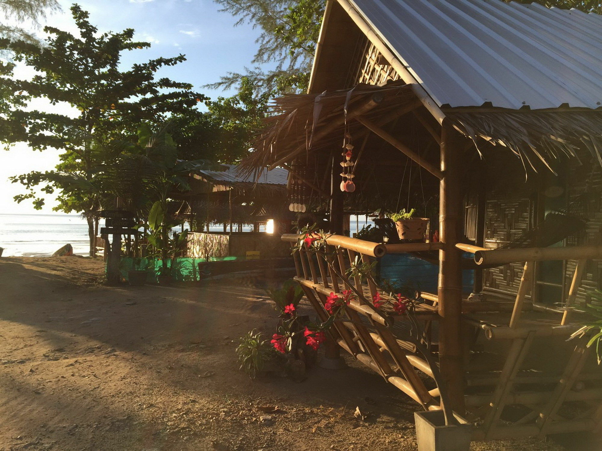 Rann Chalet Beach Side Ko Lanta Eksteriør bilde