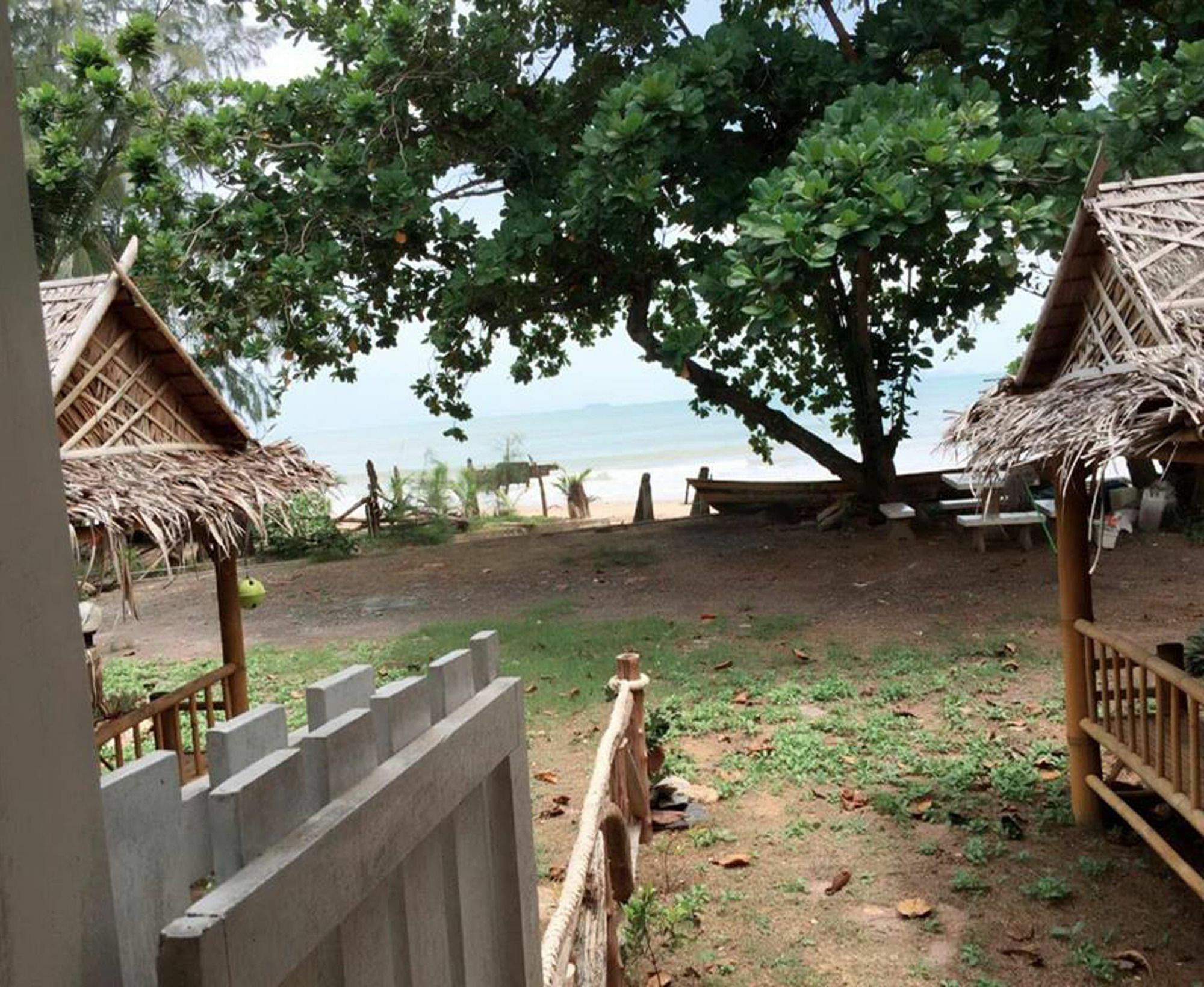 Rann Chalet Beach Side Ko Lanta Eksteriør bilde